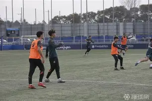 九游官方入口 -包含西班牙人训练开放日，窗口期强势反弹引观众欢呼，社区盾在即，医务组通报恢复的词条