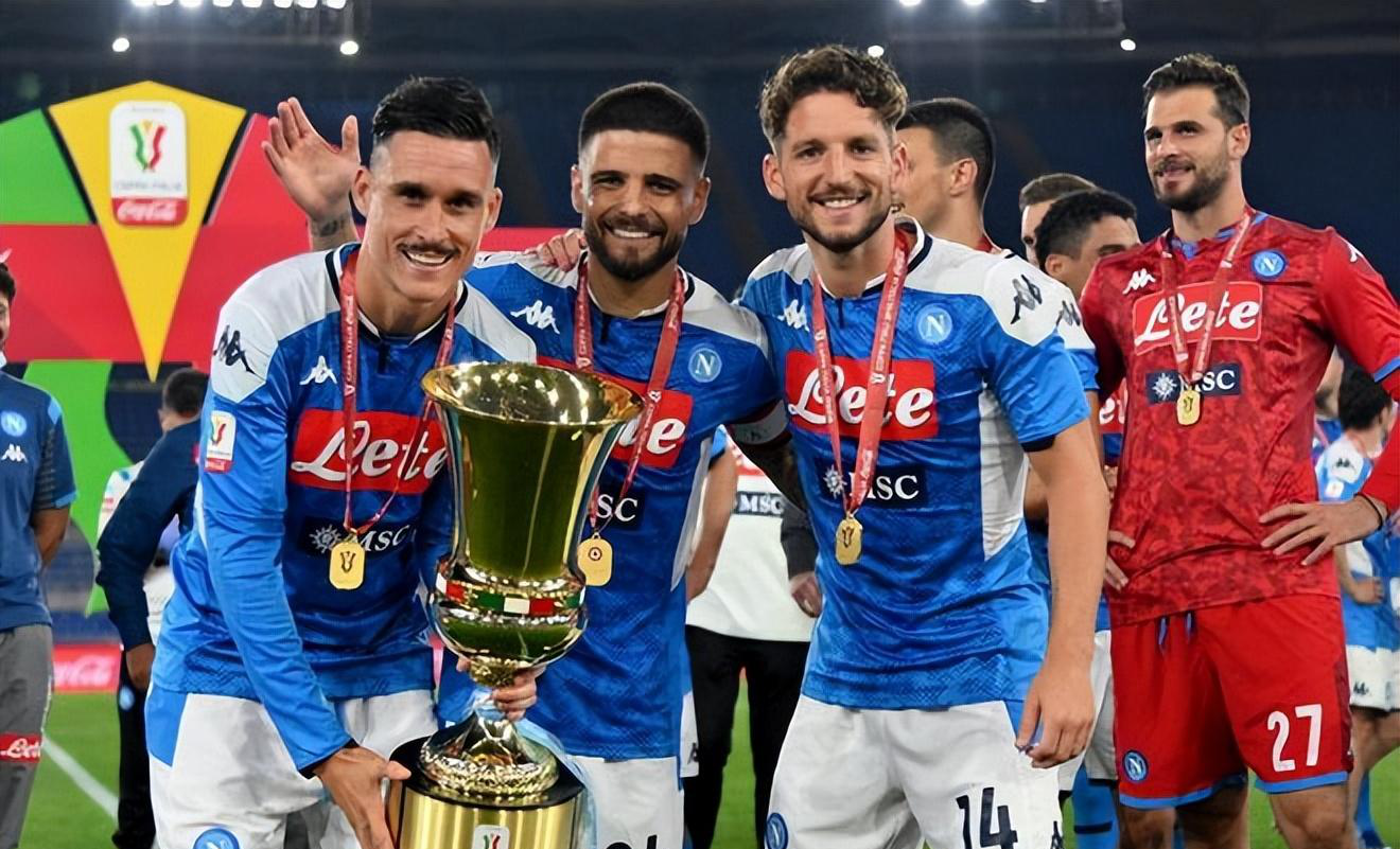 那不勒斯内部会议纪要流出:官宣日强势反弹;欧联使命明确;赛季目标并未改变(那不勒斯首发) 那不勒斯内部会议纪要流出:官宣日强势反弹;欧联使命明确;赛季目标并未改变(那不勒斯首发)