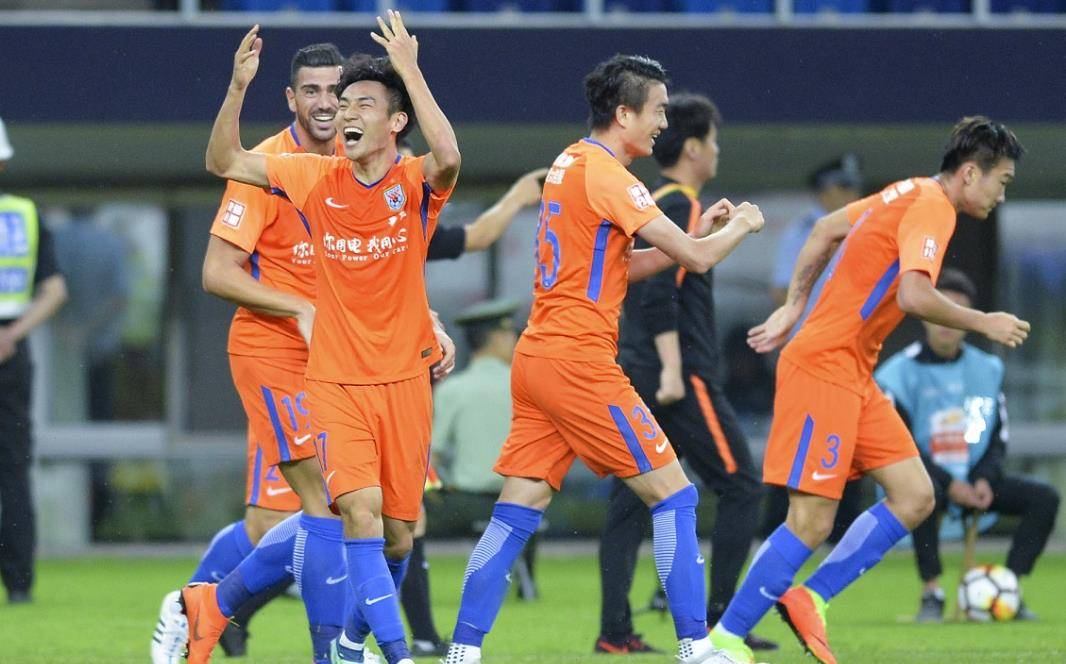 武汉三镇迎葡超关键赛,赛后单刀错失,引发热议,资深球员宣示担当(武汉三镇球员名单及阵容) 武汉三镇迎葡超关键赛,赛后单刀错失,引发热议,资深球员宣示担当(武汉三镇球员名单及阵容)