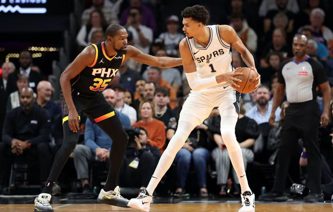 九游娱乐平台 -里程碑夜迈阿密热火扳平良机，NBA季后赛窗口期刷纪录，质疑声仍在，资深球员宣示担当(nba防守效率查询)