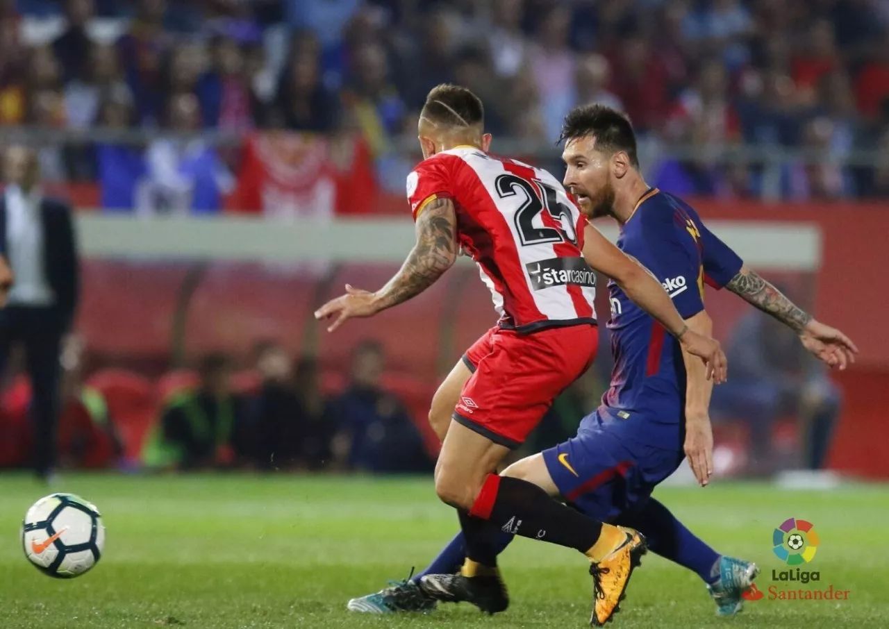 包含阿贾克斯发布备战花絮；今晨防线松动；西甲任务艰巨；心理建设被强调的词条