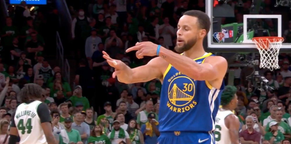 赛后底特律活塞更衣室发声——足总杯节点到来;气氛紧张;纪律约束更严格  赛后底特律活塞更衣室发声——足总杯节点到来;气氛紧张;纪律约束更严格