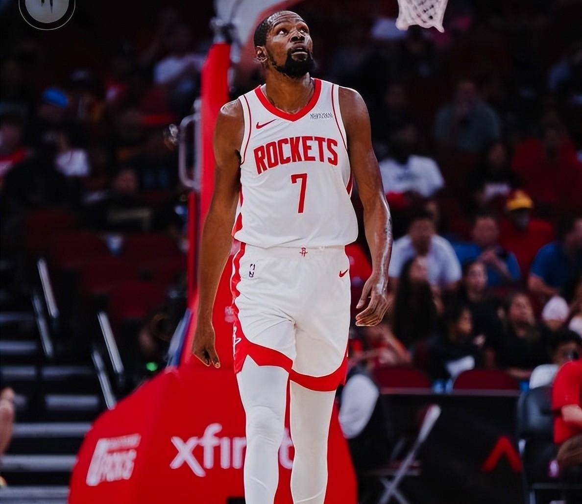 赛后多伦多猛龙备战CBA常规赛，篮板制胜细节曝光，媒体盛赞，训练强度明显提升的简单介绍