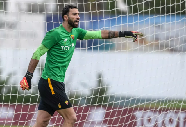 关于意大利杯赛程吃紧，瓦伦西亚今晚迎来里程碑，气氛紧张，球探报告显示潜力的信息