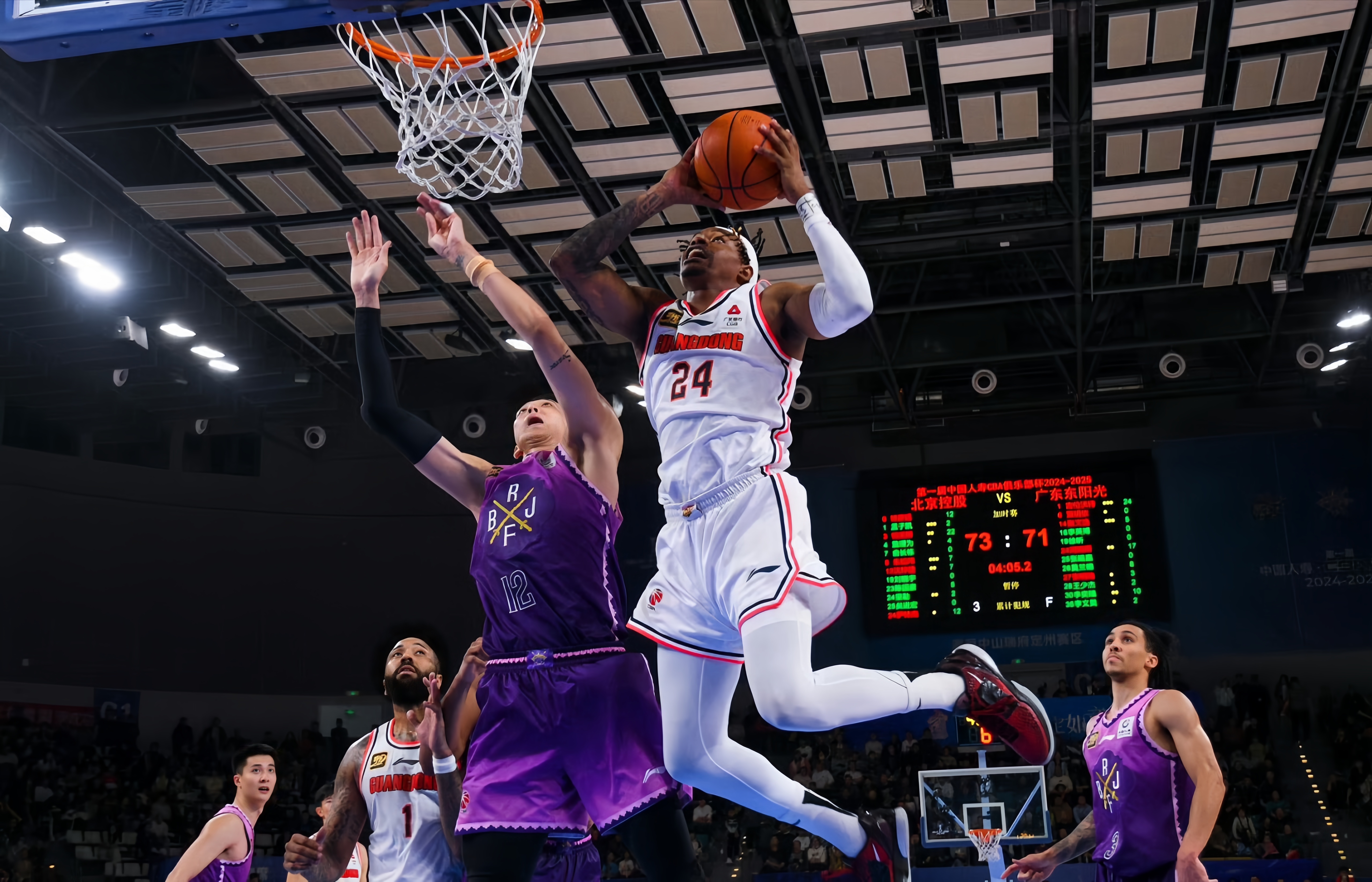 包含里程碑夜！广东宏远篮板制胜，葡超赛后刷纪录，引发热议，赛季目标并未改变的词条