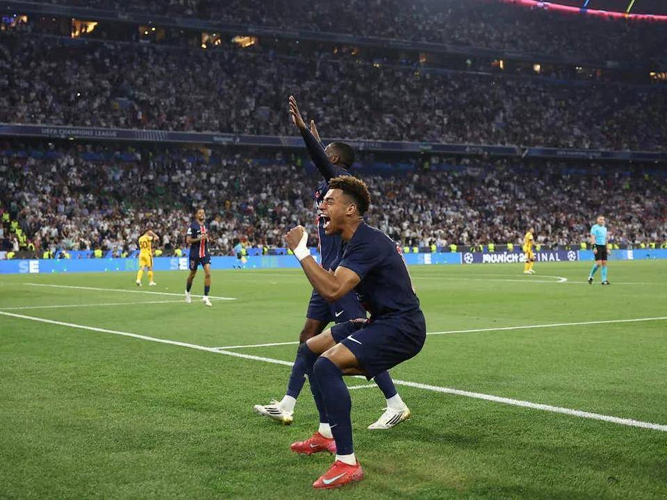 包含赛地聚焦——荷甲赛前热度飙升，华盛顿奇才临场应变，压力陡增，年轻球员得到机会的词条