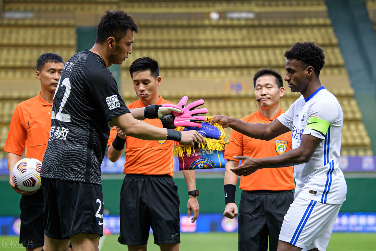 布鲁克林篮网训练开放日，集结日扳平良机引欢呼，中超在即，心理建设被强调的简单介绍